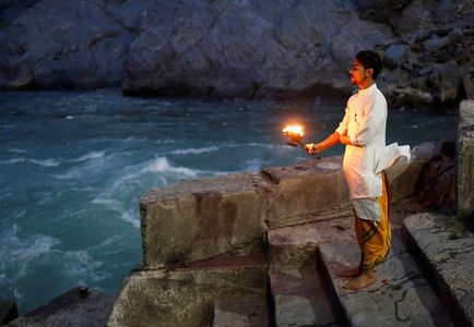 Вмираюча ганга жахливі фотографії того, як індійці вбивають священну ріку