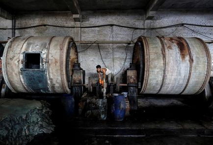 Вмираюча ганга жахливі фотографії того, як індійці вбивають священну ріку