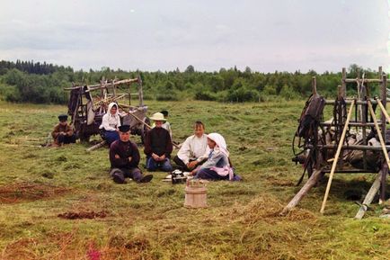 У нас і у них, життя простих людей сто років тому