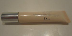 Hidratáló korrektor Dior diorskin meztelen bőr-tökéletesítésére hidratáló korrektor - árnyékban # 001 ivoiry (színárnyalat) Hidratáló rejtegető Dior diorskin meztelen bőr tökéletesítésére hidratáló rejtegető - árnyékban # 001 ivoiry