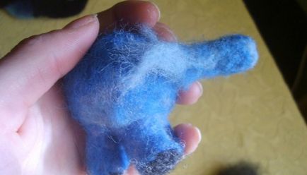 Felting pentru clasa de master incepator creând un elefant din lana