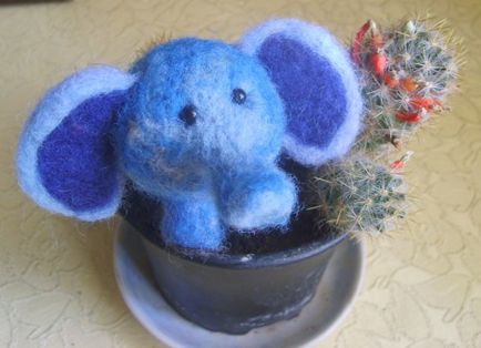 Felting pentru clasa de master incepator creând un elefant din lana