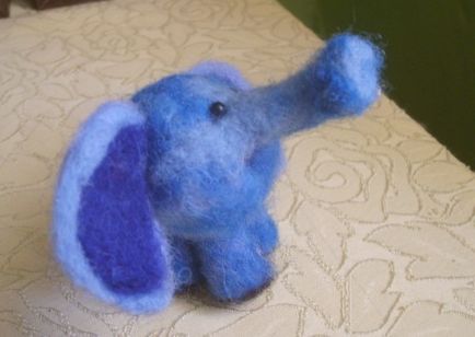 Felting pentru clasa de master incepator creând un elefant din lana