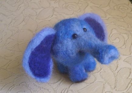 Felting pentru clasa de master incepator creând un elefant din lana