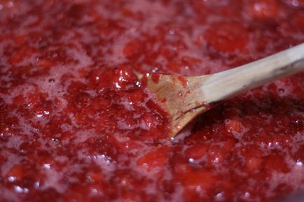 Jam-cinci minute de căpșuni pentru iarnă, rețete cu fotografii din pădure și fructe de padure
