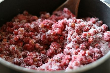 Jam-cinci minute de căpșuni pentru iarnă, rețete cu fotografii din pădure și fructe de padure