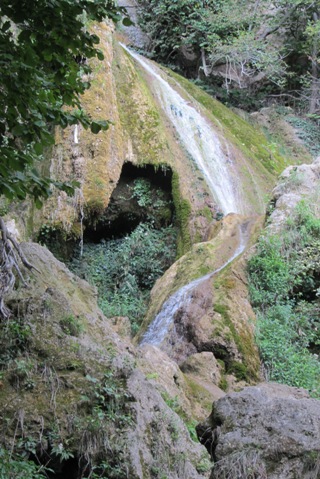 Cascada su-uxhan