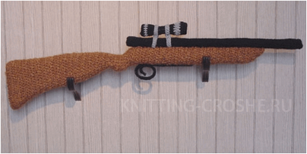 Tricotate Pistol cadou original la om cu propriile mâini