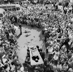 34 Року назад не стало володимира Висоцького архівні фотографії з похорону кумира