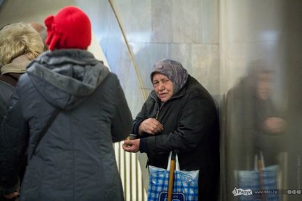 Бізнес по-російськи жебраки в метро - новини в фотографіях