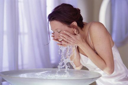Ce se va întâmpla dacă nu spălați noaptea cosmeticele - o doamnă - un stil de viață