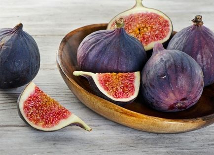 Mit kell enni, növekedni mellek - milyen élelmiszereket érinti a mell növekedése (növekvő) Mit kell enni, növekedni mellek - milyen élelmiszereket érinti mellnövekedését