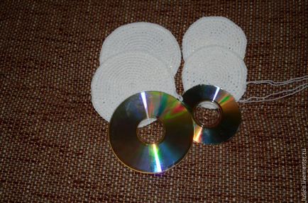 Faceți niște oameni de zăpadă tricotați amuzanți pe vechii cd - maestri de talie - manual, manual