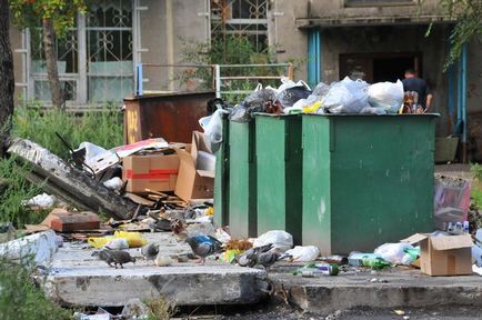Pentru containerele de gunoi din șantiere există norme diferite · problema locuințelor · știri urbane