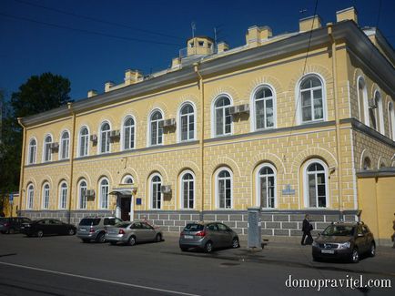 Гужа Петродворцового району