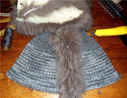 Fabricarea unei pălării de blană în tehnica de cuibărit de benzi de blană pe o bază tricotată