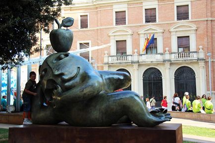 Hogyan juthat a Valencia repülőtér és a városközpont és a tengerparti üdülőhelyek Gandia, alkosserbe,