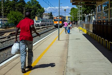 Hogyan juthat a Valencia repülőtér és a városközpont és a tengerparti üdülőhelyek Gandia, alkosserbe,