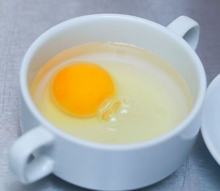 Як готувати яйця пашот в домашніх умовах способи варіння і покрокові рецепти фото і відео