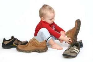 Як визначити розмір взуття дитини