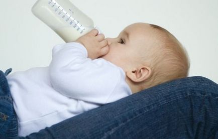 Hogyan lehet megállítani etetés (befejezni etetés) keverékével 8 hónapos gyermek (ek) Hogyan lehet megállítani etetés (befejezni etetés) 8 hónapos baba keverékével