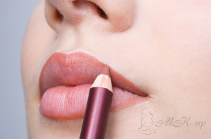 Cum să pată buzele într-un contur, rezistent la umiditate, incolor, creion simplu, make-up!