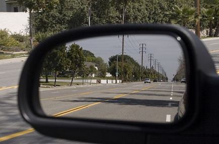 Як правильно налаштувати дзеркала в машині