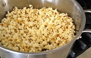 Cum să gătești popcorn la rețetele de gătit acasă