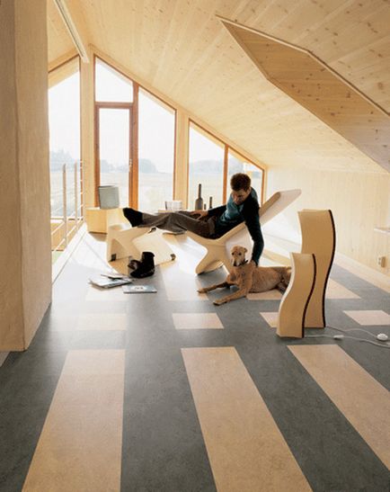 Як стелити лінолеум на дерев'яний або бетонну підлогу правильно, на двп або фанеру з підкладкою і