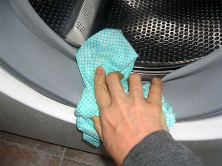 Як прибрати цвіль з пральної машини - догляд за помічницею