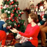 Hogyan díszíteni a karácsonyfát, amely hasznos tippeket a gyermek