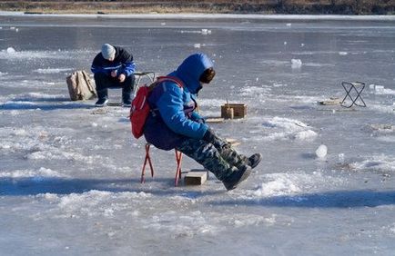 Як вибрати санки для зимової риболовлі