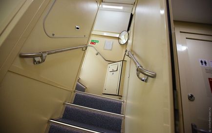 Cum arată trenul de două etaje Moscova-Adler din interior?