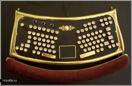 Tastatură stil steampunk special pentru fete