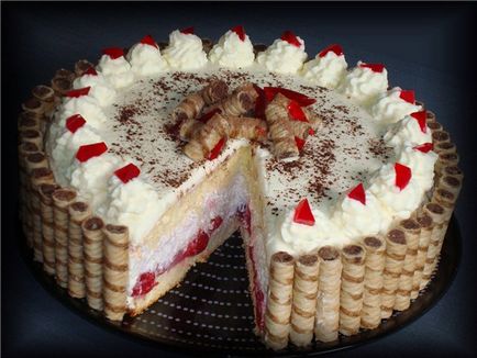 Крем для прикраси торта добре тримає форму при правильній рецептурою