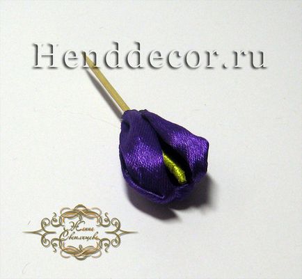 Crocusuri realizate din panglici in tehnica kanzashi - decorativa cu caleidoscop