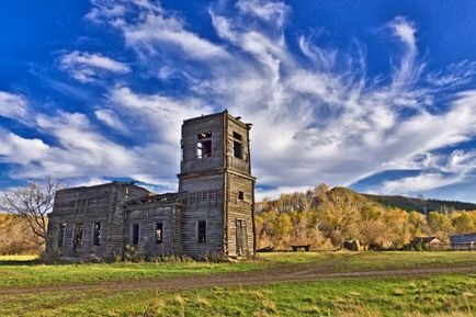 Cine este îngropat în fotografia fotografului?