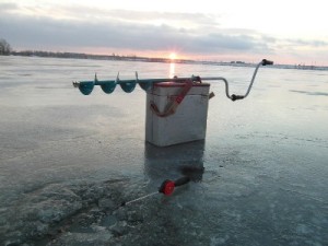 Ловля плотви взимку на мормишку і на поплавкову вудку