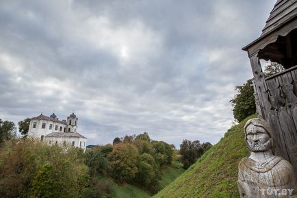 Місцевий - Париж - і монастир з ликом христа, як на плащаниці