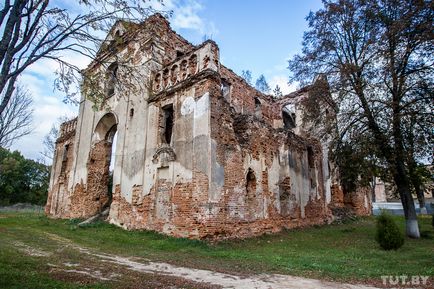 Місцевий - Париж - і монастир з ликом христа, як на плащаниці