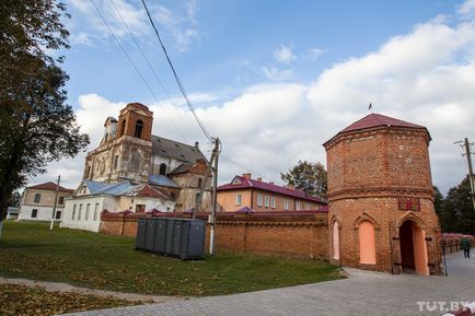 Місцевий - Париж - і монастир з ликом христа, як на плащаниці