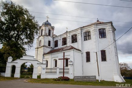 Місцевий - Париж - і монастир з ликом христа, як на плащаниці