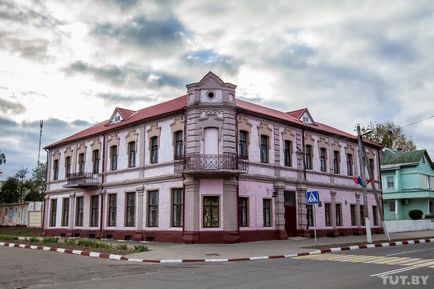 Місцевий - Париж - і монастир з ликом христа, як на плащаниці