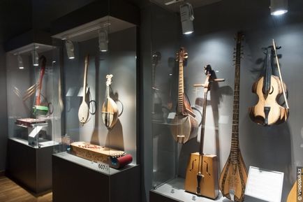 Plasați muzeu de instrumente muzicale folclorice kazah