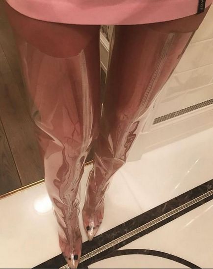 Șocul la modă din cizmele Elenei Temnikova ia deranjat instagramul