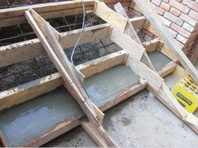 Монолітні сходи з бетону особливості конструкцій, технологія