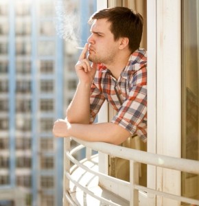 Pot să fumez pe balconul apartamentului meu prin lege, balcoane pentru toată lumea!