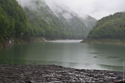Biciklizés a Kodori szurdok és a tó Amtkel