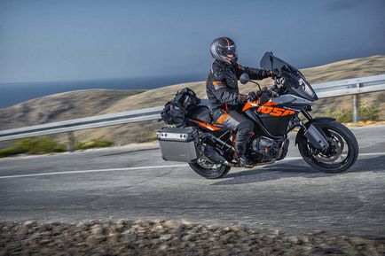 Огляд ktm 1050 adventure і відмінності від старших побратимів