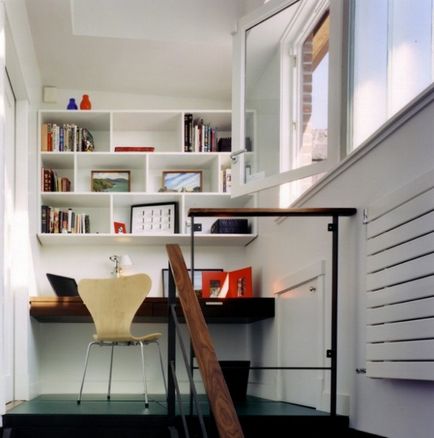 Efectuați un birou mic într-un sfat profesioniștilor unui apartament